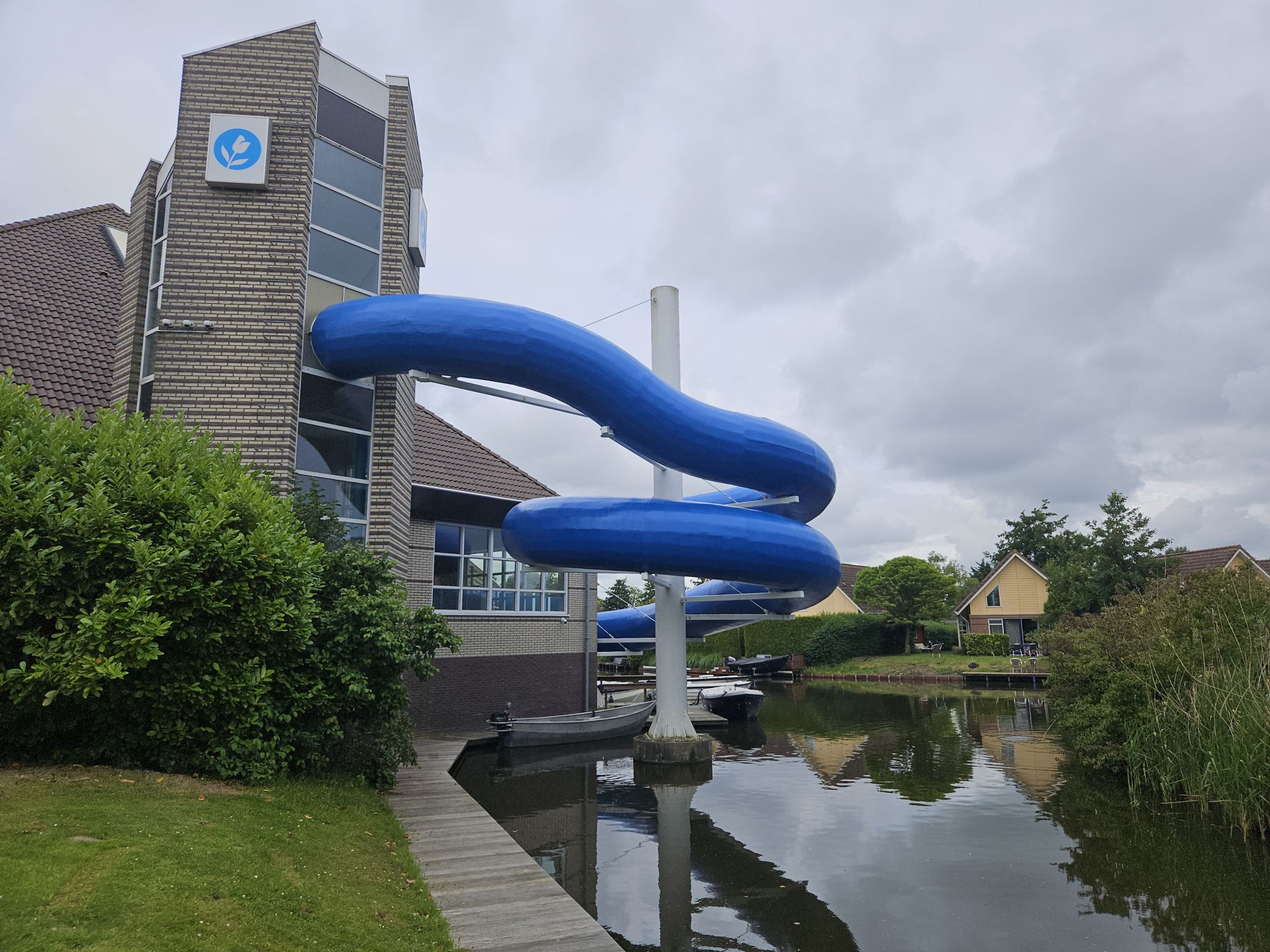 Glijbaan van 50 meter geïsoleerd